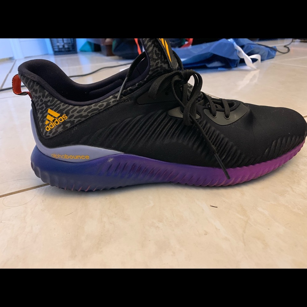 Men’s adidas 9 1/2 alpha bounce shoes
